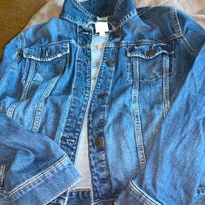 Worn 2-3 times; great condition : jean jacket with lots of pockets